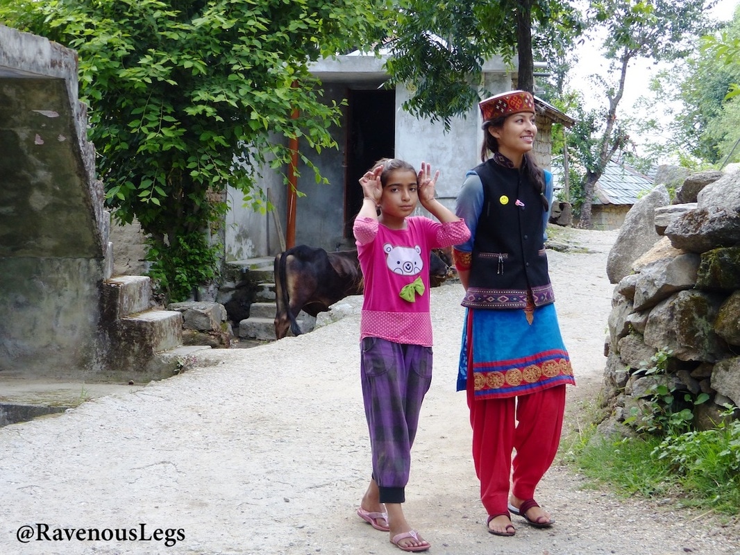 Young girls in Bir, Himachal Pradesh