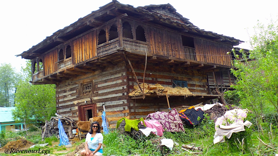 Kath kuni architecture Himachali houses at village Karjan, Manali, Himachal Pradesh